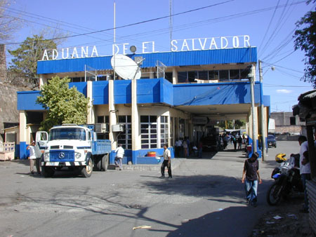 Border crossing at El Salvador feb 2003
